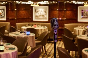 Silver Muse, Interior, dining room, Silver Note, mic